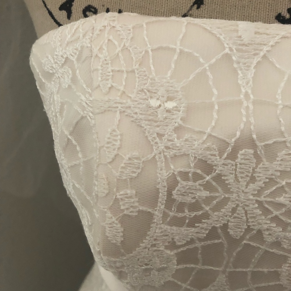 GALINA by David’s Bridal lace wedding dress - Picture 2 of 8